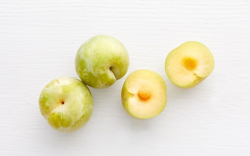 Гібрид сливи-абрикоса "Pluot Flavor Queen", відкритий корінь СГПФК01 фото